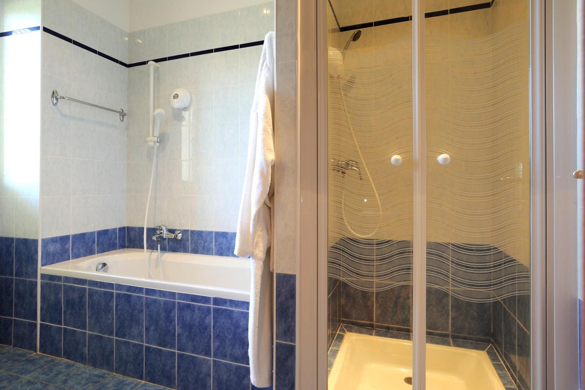 Societe Hoteliere De Montmirail Gigondas Bagian luar foto